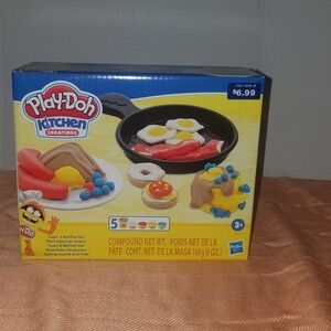 Hasbro Play-Doh Kitchen Creations Breakfast Playset